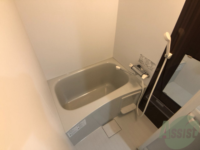 バス・シャワールーム　バスルームは一日の疲れを癒す大切な場所です。