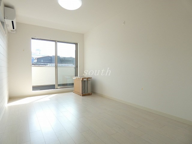 居室・リビング　洗練された清潔感漂う清楚な仕上がり