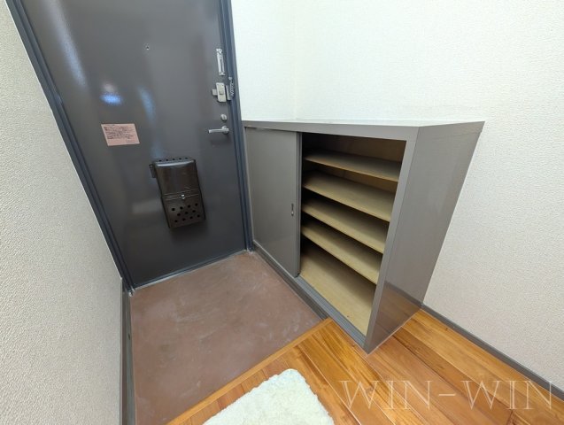 玄関　イメージ（同建物内別部屋の写真です）