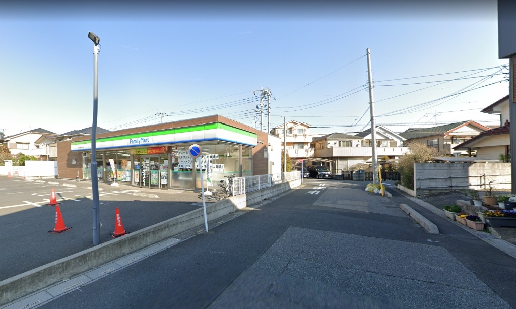 コンビニ　ファミリーマート 川口戸塚東三丁目店（コンビニ）まで423m