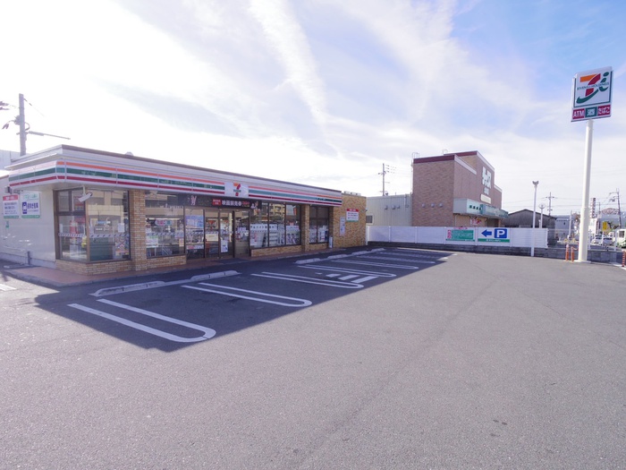 コンビニ　セブンイレブン（コンビニ）まで1295m