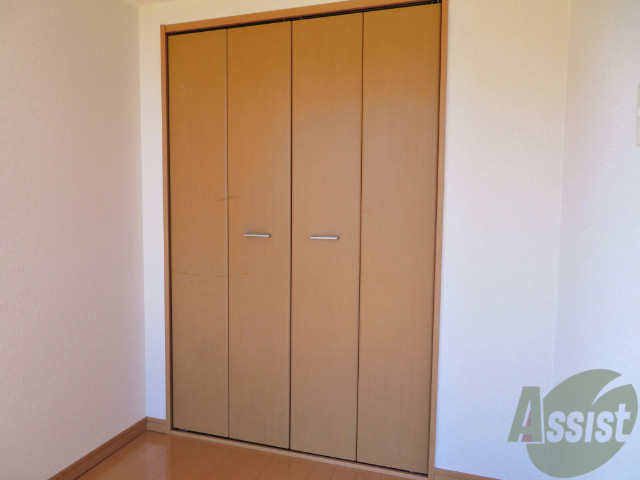 収納　寝室にあったクローゼット。荷物がたくさんあっても大丈夫。