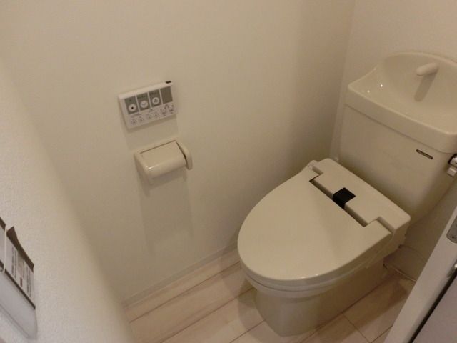 トイレ　★ウォッシュレットつきの綺麗なお手洗いです★