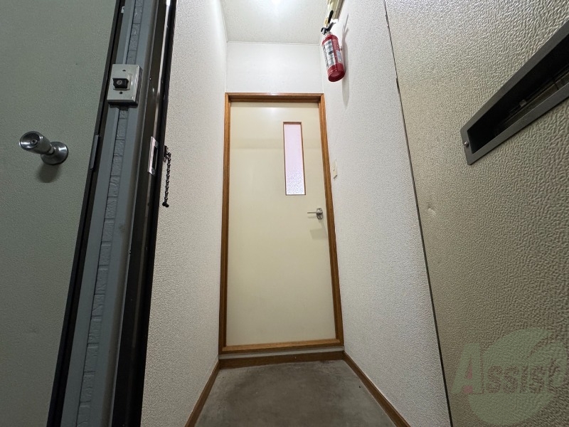 玄関　玄関の様子です。明るい印象ですね。気分もあがりそう。