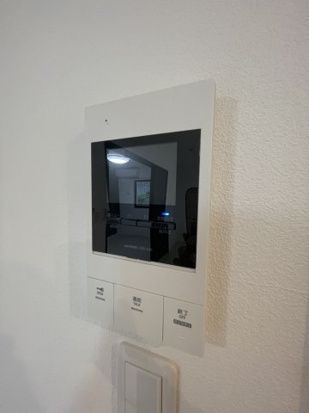 セキュリティ　モニター付きインターホン