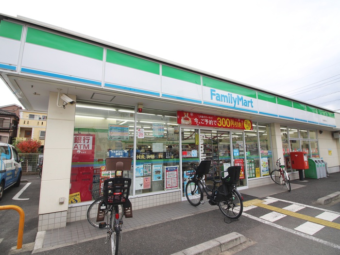 コンビニ　ファミリーマートふじみ野上野台店（コンビニ）まで270m