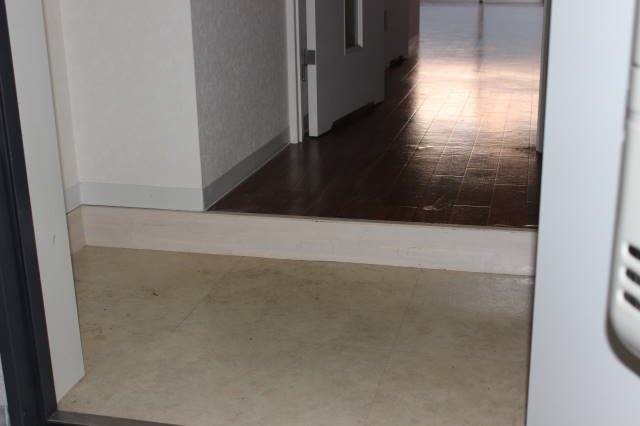 玄関　※別のお部屋の写真です。