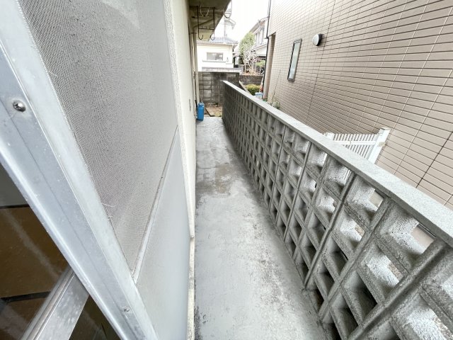 バルコニー　バルコニーからの眺めを楽しみながら食事をしませんか