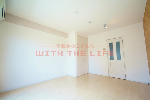 その他部屋・スペース　広くて明るい寝室