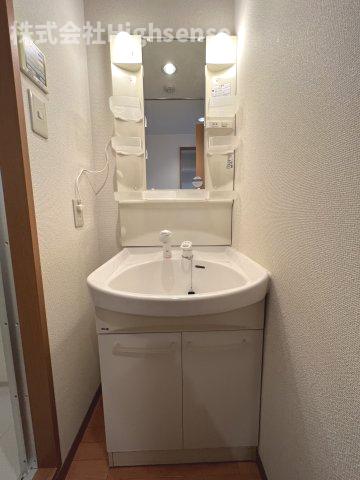 洗面設備　コンパクトで使いやすい洗面所