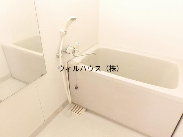 バス・シャワールーム　キレイにリフォームされています！