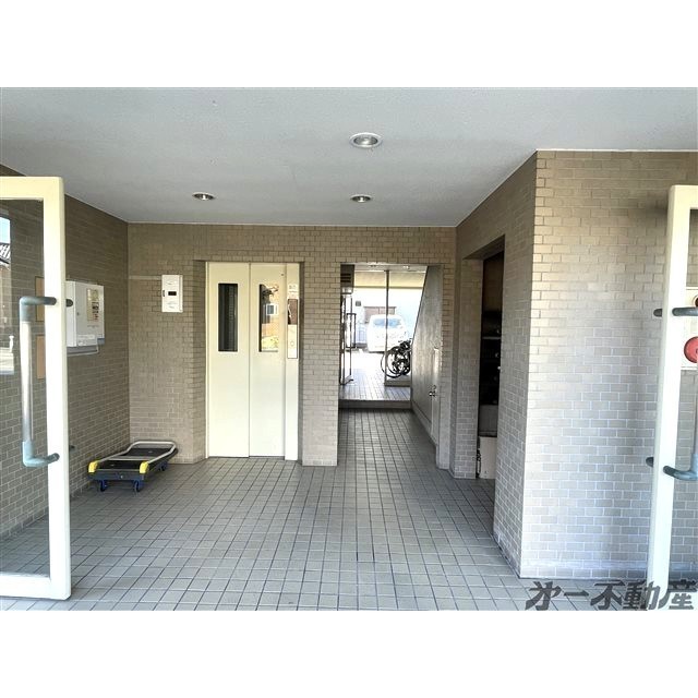 ロビー　エレベーター