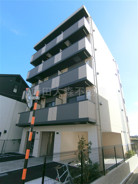 建物外観　2024年7月築　RC鉄筋コンクリート造地上5階建て総戸数2