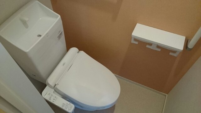 トイレ　落ち着いたトイレです