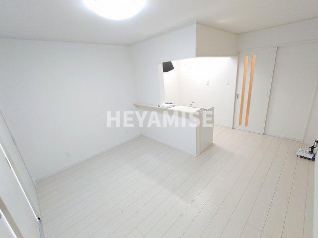 居室・リビング　※別のお部屋の内装写真です。