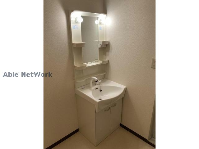 洗面設備　※同物件、別部屋の写真です