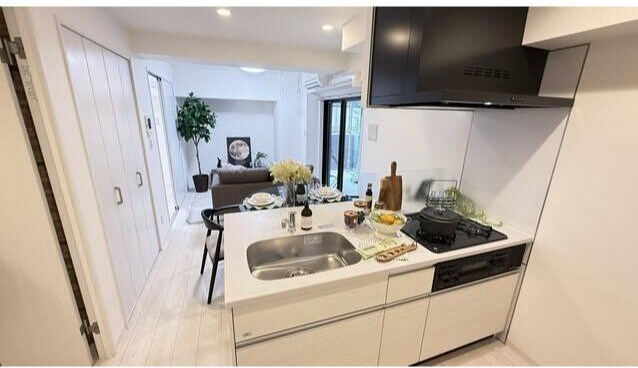 キッチン　室内写真にある家具・小物は入居時に撤去いたします