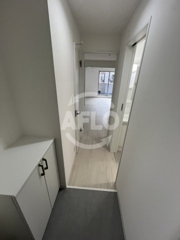 玄関　アート北巽　玄関