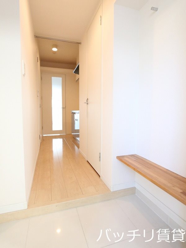 玄関　別号室イメージの為、現状を優先致します