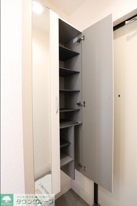 玄関　※別号室参考写真です