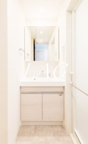 洗面設備　独立洗面台です。