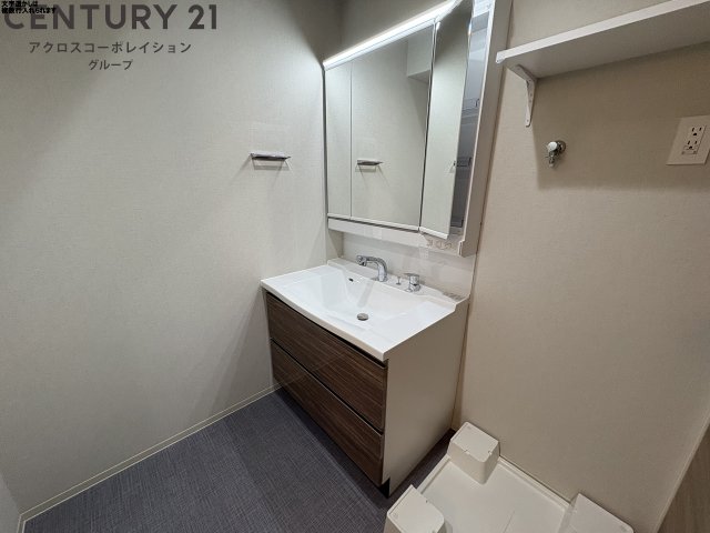 洗面設備　収納豊富な洗面所！