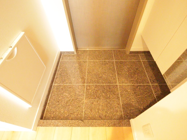 玄関　※別室の参考写真の為、現況優先です。