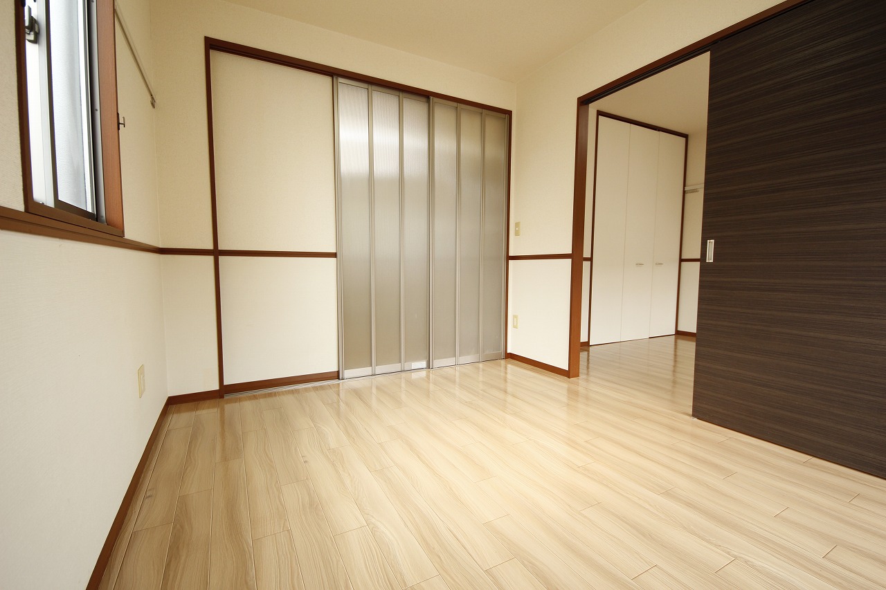 居室・リビング　※別部屋の写真です。