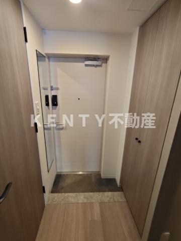 玄関　収納もある玄関です