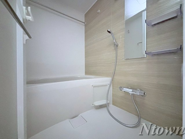 バス・シャワールーム　落ち着いた空間のお風呂です