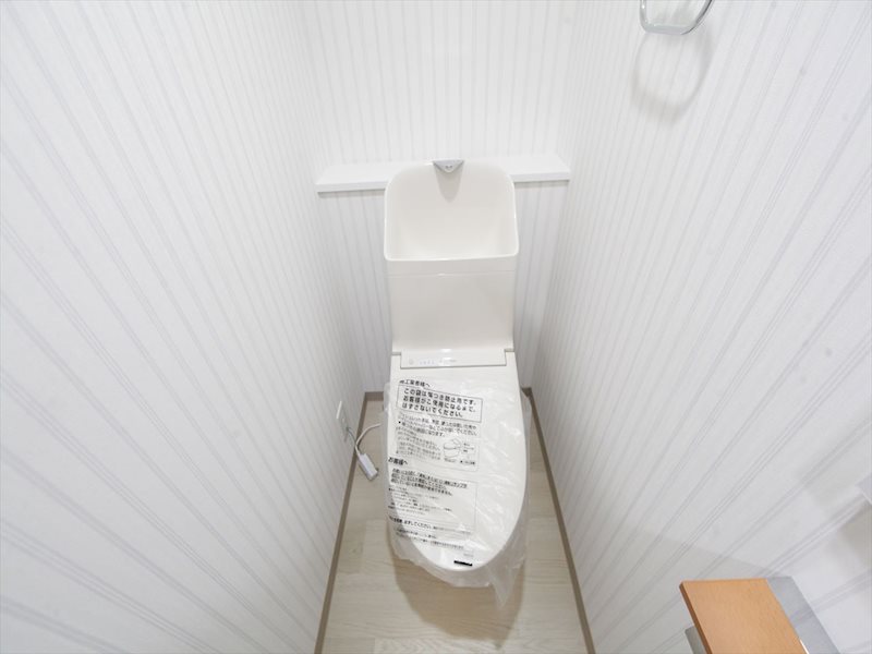 トイレ　温水洗浄便座付トイレ