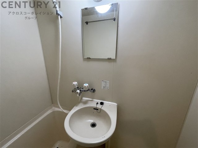 洗面設備　浴室内に洗面台あり！