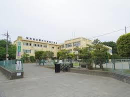 小学校　あきる野市立前田小学校（小学校）まで277m