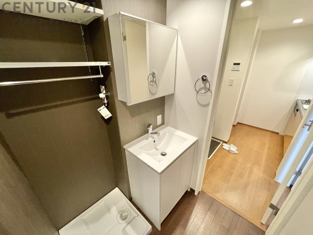 洗面設備　室内洗濯機置き場付きで便利！