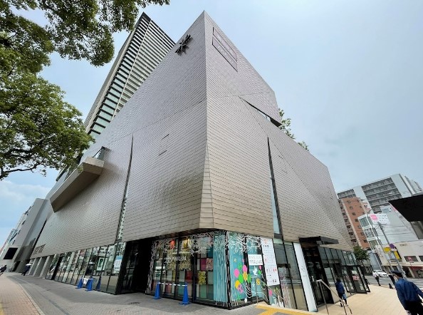 ショッピングセンター　PRALIVA(プラリバ)（ショッピングセンター）まで192m