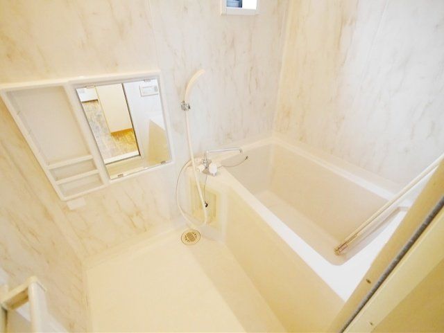 バス・シャワールーム　★清潔感のあるお風呂★