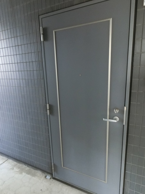 玄関　（参考）同一建物内の他の部屋の写真となります。