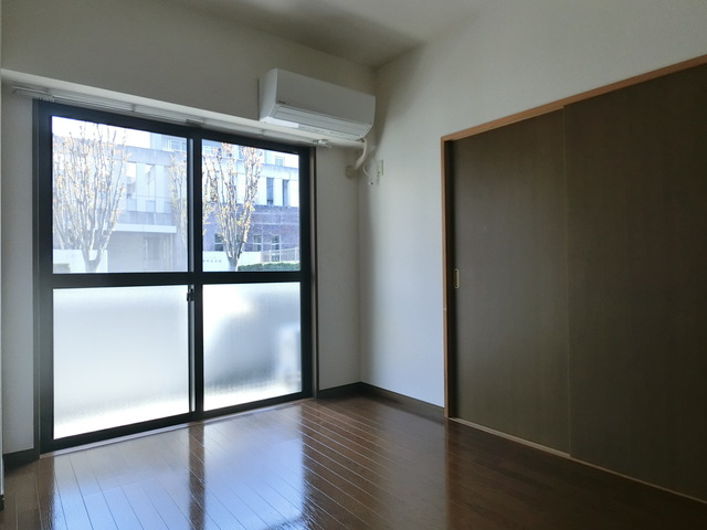 居室・リビング　（参考）同一建物内の他の部屋の写真となります。