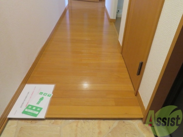 玄関　玄関から各居室へスムーズに行けそうですね。