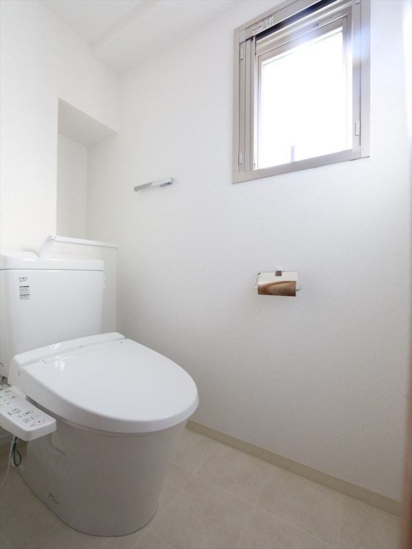 トイレ　温水洗浄便座付トイレ