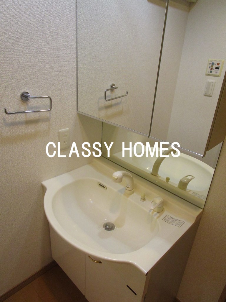 洗面設備　2008年竣工 ルーブル大森山王：洗面台