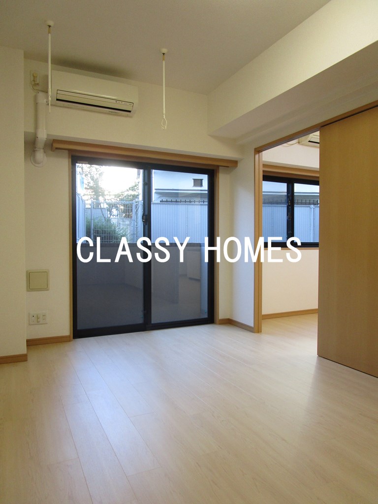 居室・リビング　2008年竣工 ルーブル大森山王：内観