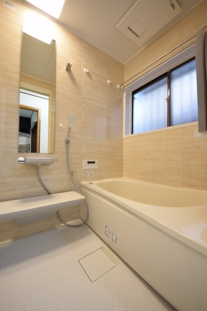 バス・シャワールーム　～疲れもさっぱり～