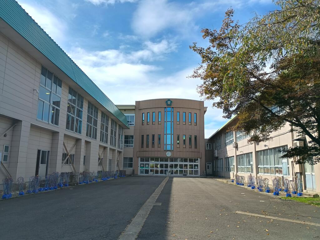 小学校　花館小学校（小学校）まで850m
