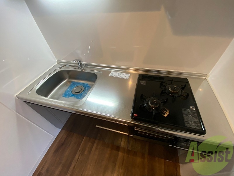 キッチン　キッチンはシックなデザインでした。洗い場も大きい。