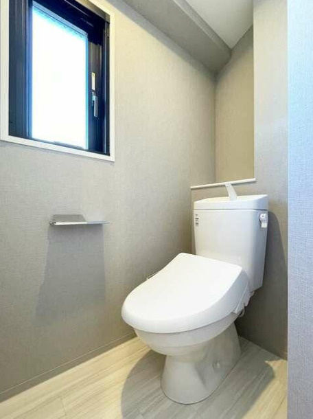 トイレ　温水洗浄便座