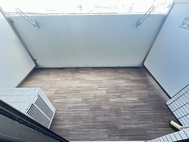 バルコニー　バルコニーからの眺めを楽しみながら食事をしませんか