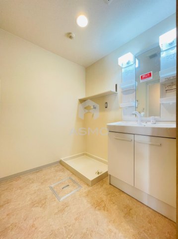 洗面設備　同マンション別部屋　参考写真