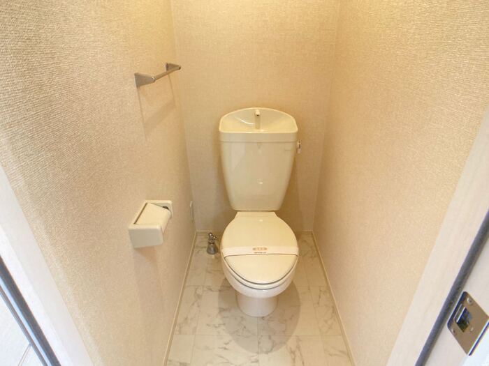 トイレ　※別号室参考写真