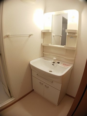 洗面設備　脱衣スペースもあります